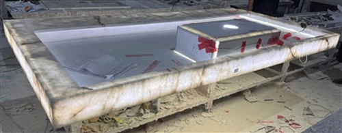 Licht basteln: Wie wir von hinten beleuchtete Cristallo-Arbeitsplatten für de...